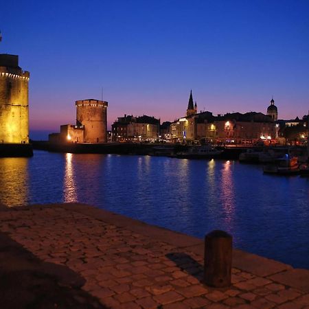 Nuit Sur Un Bateau La Rochelle Hotel ลาโรแชล ภายนอก รูปภาพ