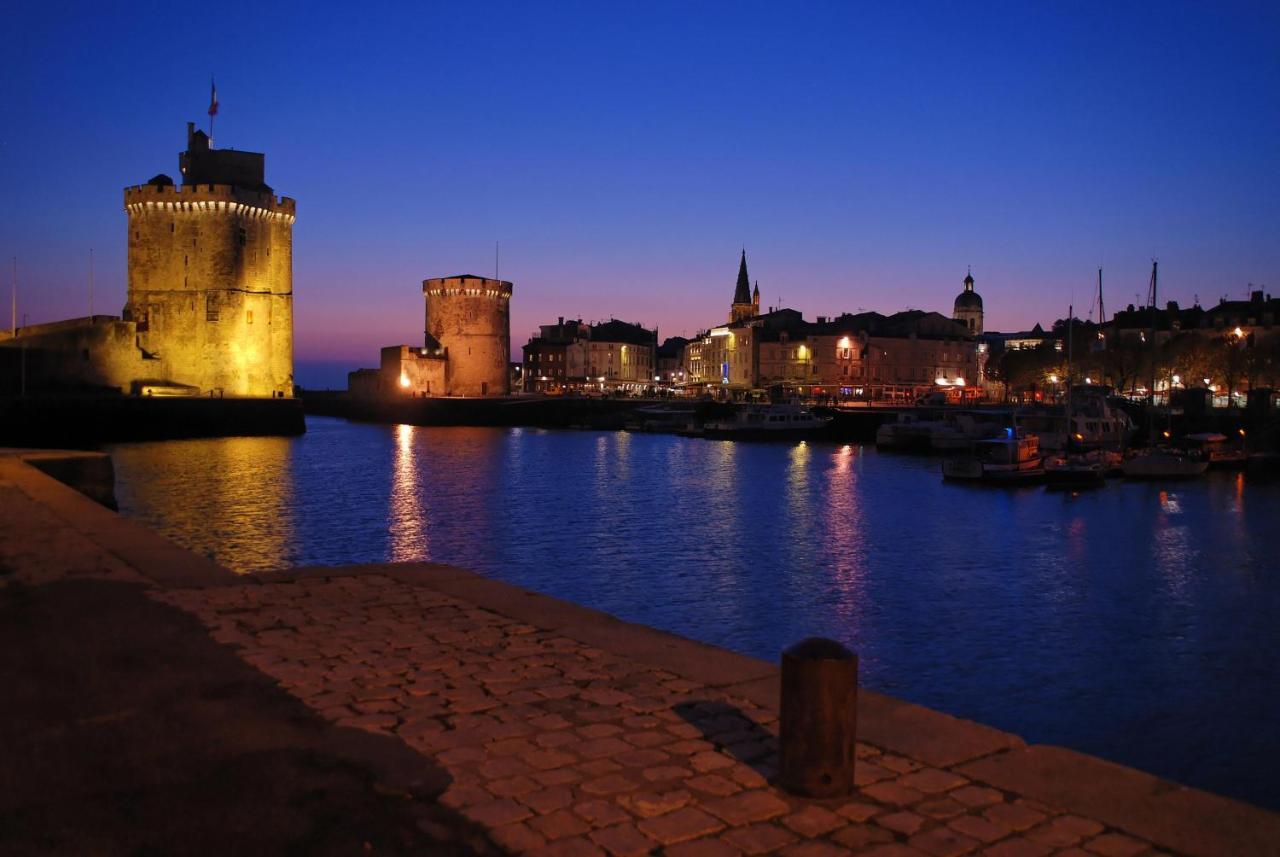 Nuit Sur Un Bateau La Rochelle Hotel ลาโรแชล ภายนอก รูปภาพ